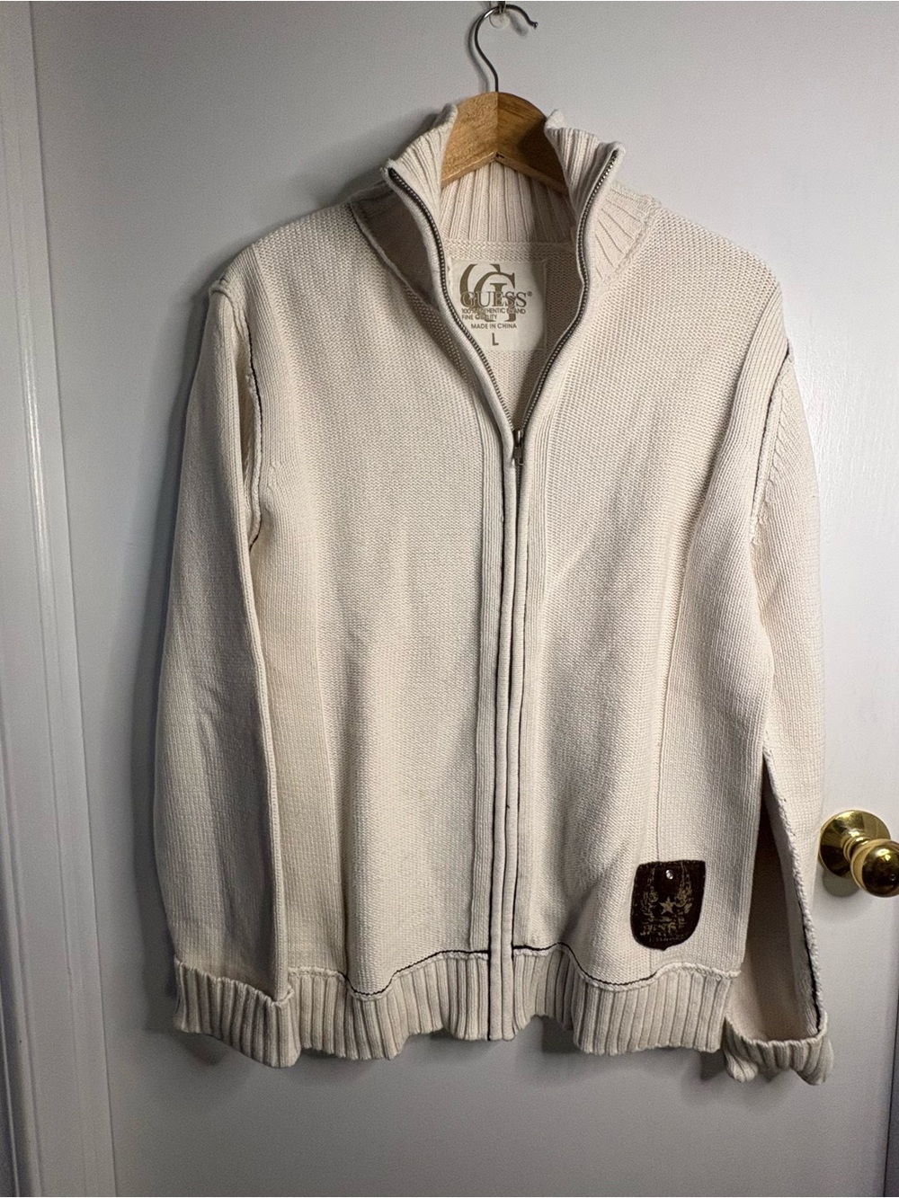 GUESS Sz L Knit Cotton Mock Neck Full Zip Logo Sweater Raw Seams Collegiate Soft